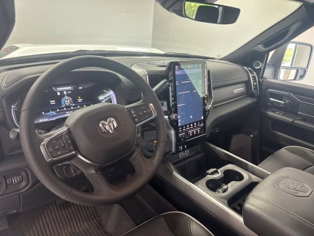 Used 2025 RAM 2500 Laramie AWD/4WD image 15