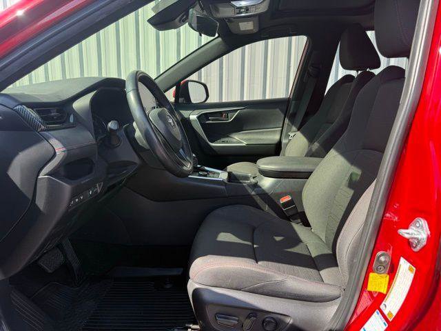 Used 2021 Toyota RAV4 SE w/ Weather & Moonroof Package image 6