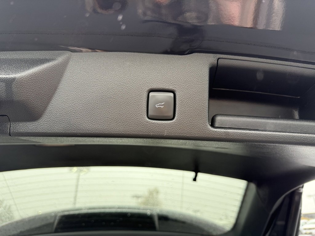 Certified 2023 Ford Escape SE w/ PHEV Premium Package image 10