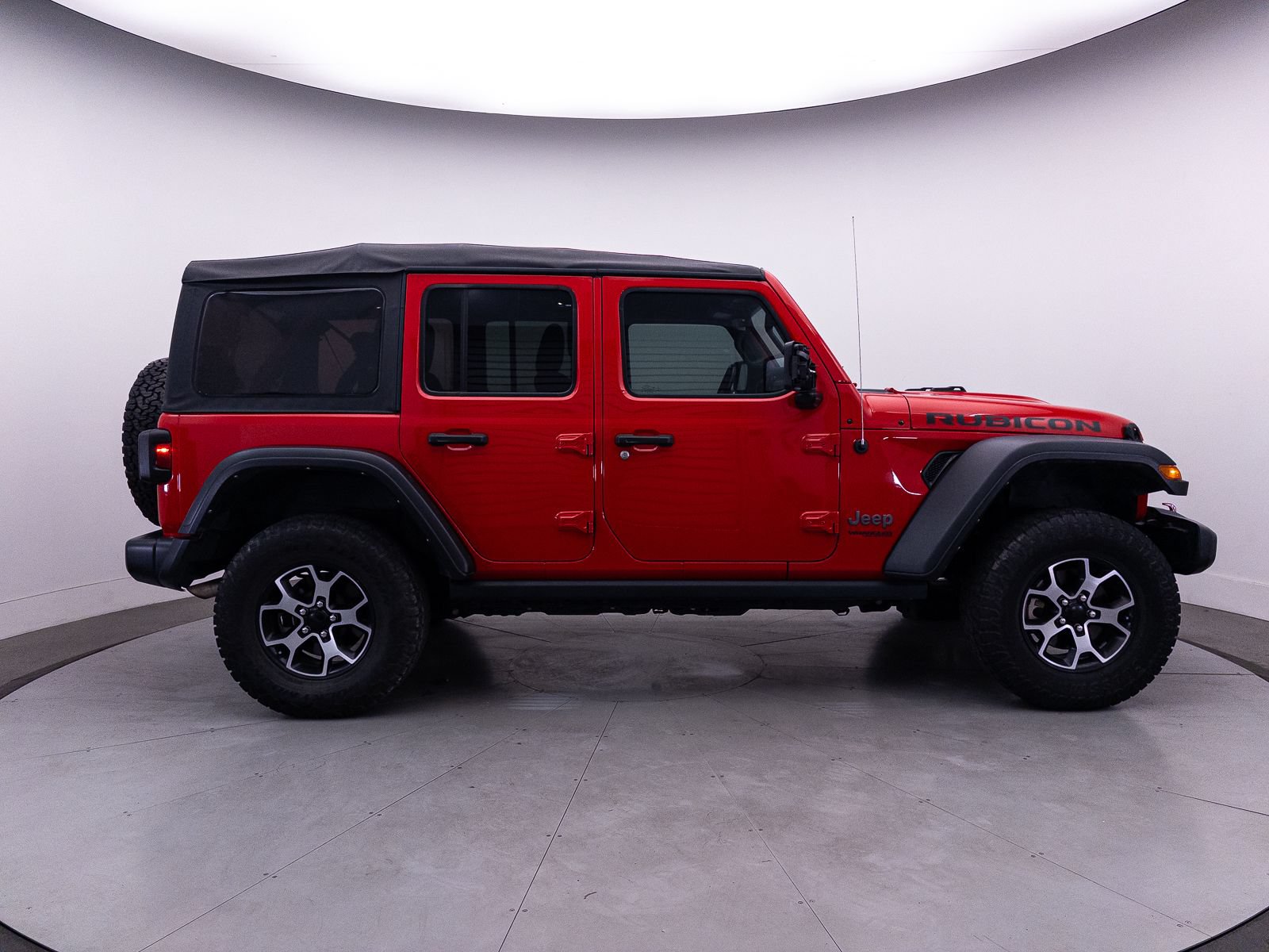 Used 2022 Jeep Wrangler Unlimited Rubicon w/ Cold Weather Group AWD/4WD image 43