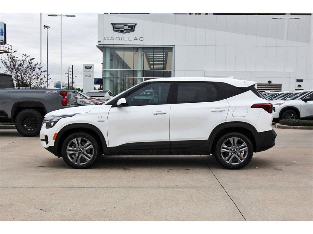 Used 2023 Kia Seltos LX image 3