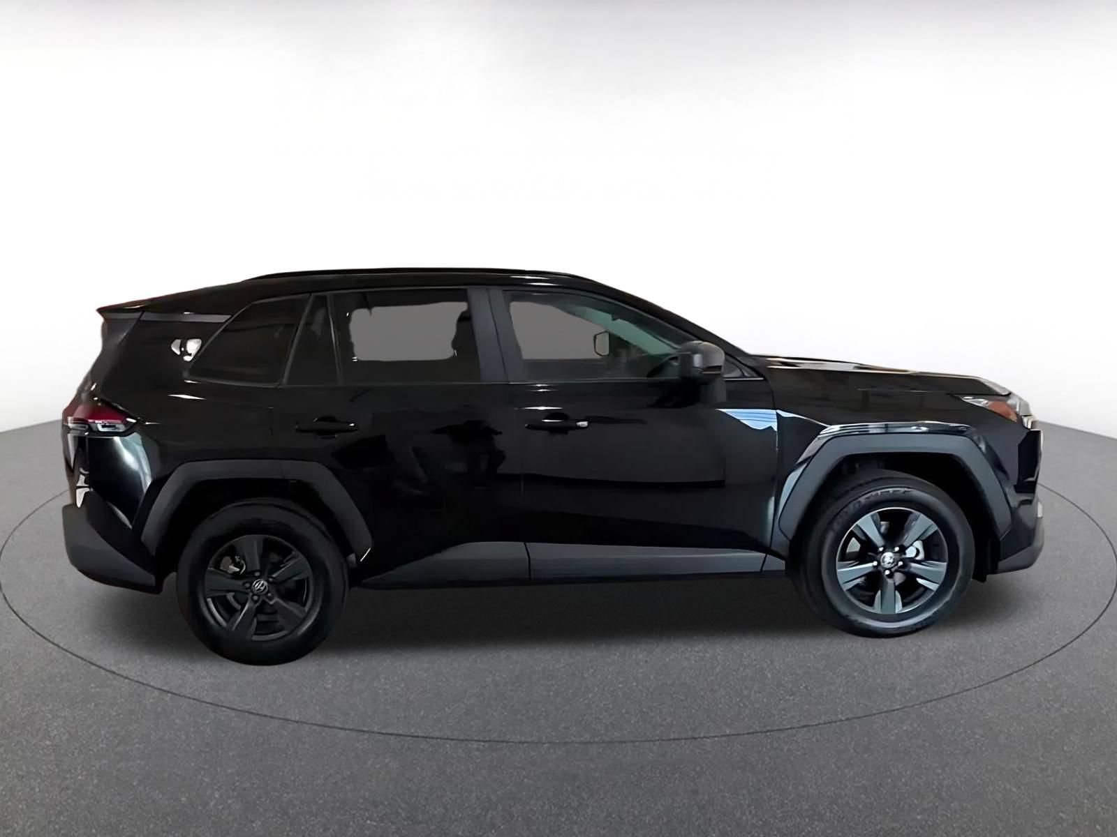 Used 2026 Toyota RAV4 LE AWD/4WD image 15