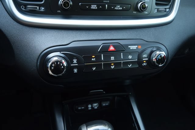 Used 2017 Kia Sorento FWD image 11