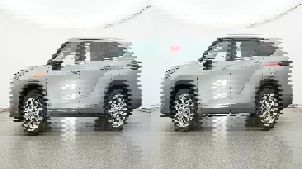 New 2026 Toyota Highlander Limited image 3