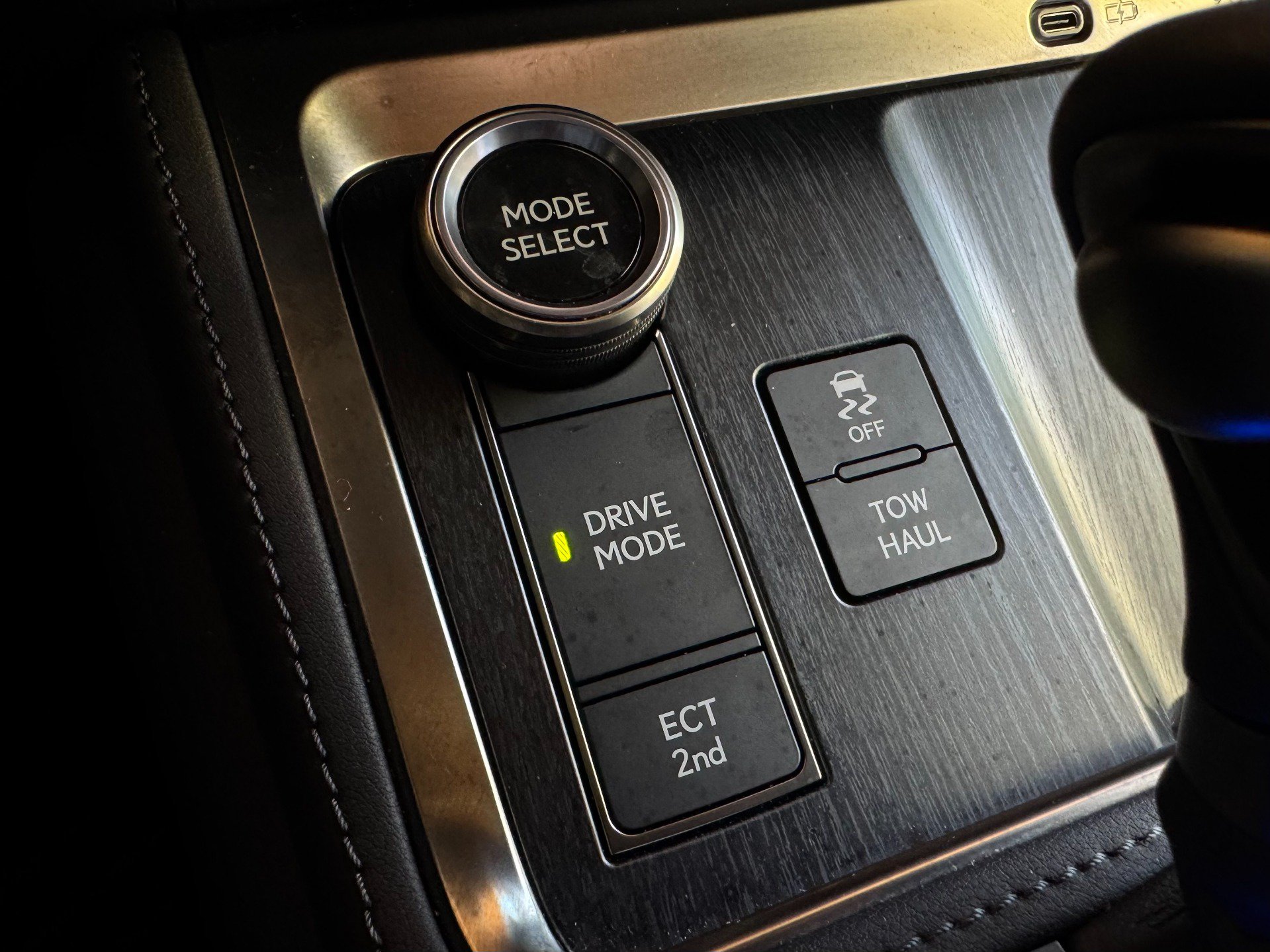 Used 2025 Lexus GX 550 w/ Cold Area Package AWD/4WD image 28