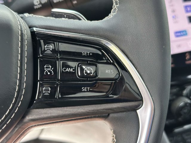 Certified 2024 Jeep Grand Cherokee L Overland w/ Luxury Tech Group IV AWD/4WD image 32
