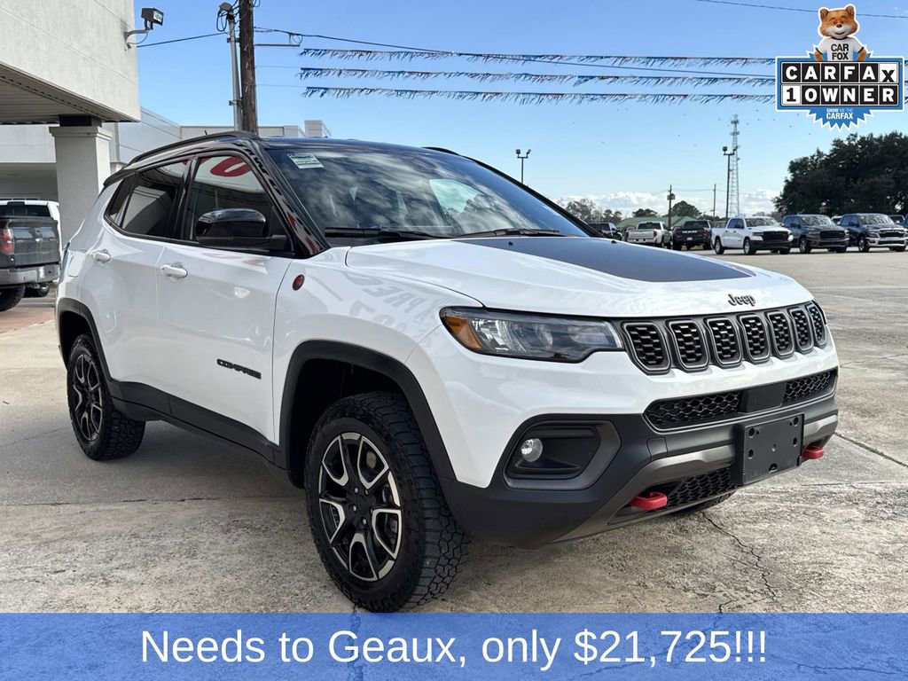 Used 2024 Jeep Compass Trailhawk image 2