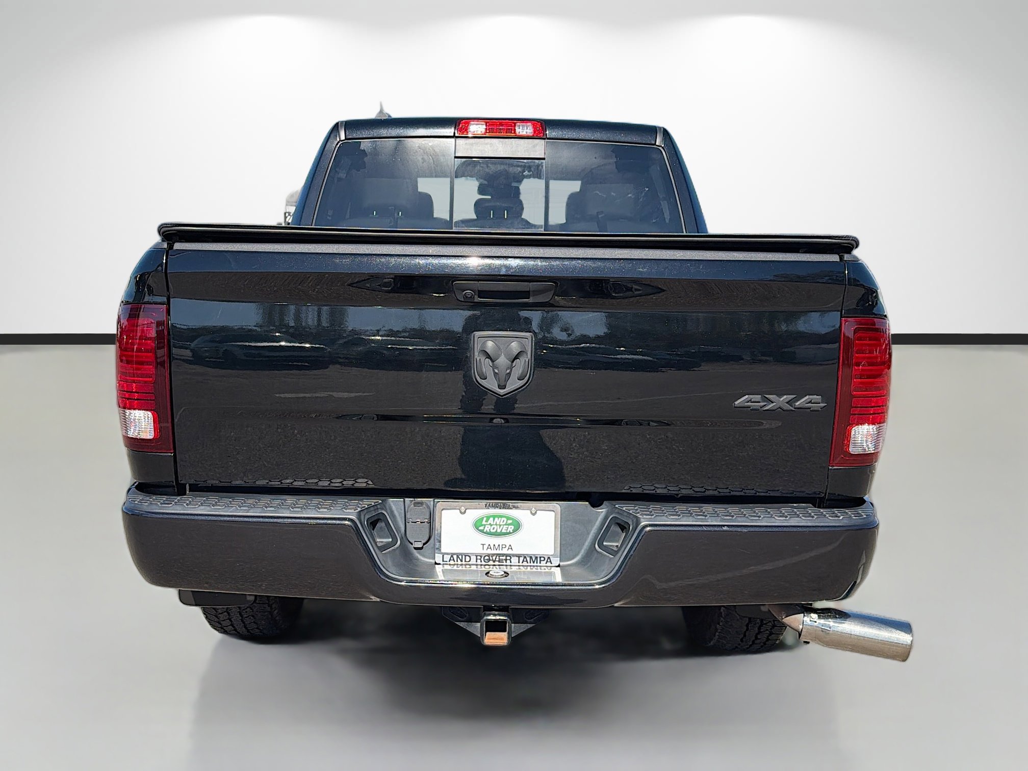 Used 2019 RAM 1500 Classic SLT w/ Luxury Group image 4
