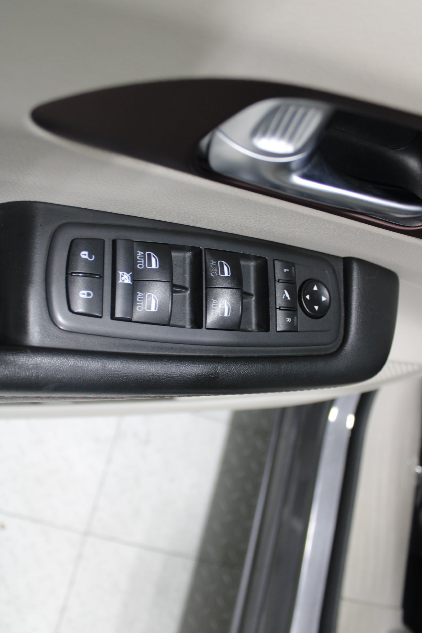 Used 2019 Chrysler Pacifica Limited FWD image 34
