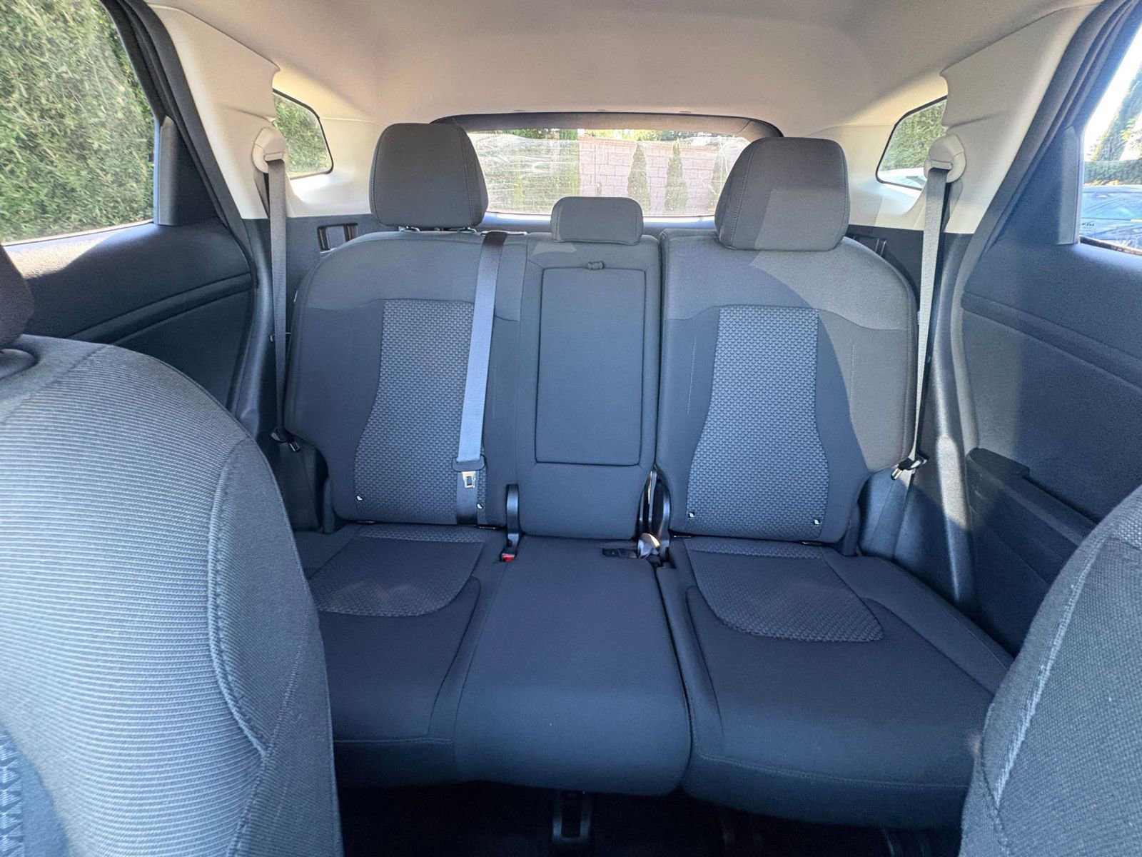 Used 2025 Kia Sportage LX image 37