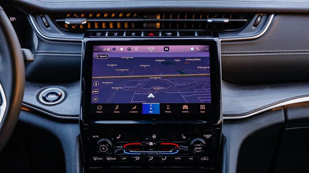 Certified 2024 Jeep Grand Cherokee Limited image 17