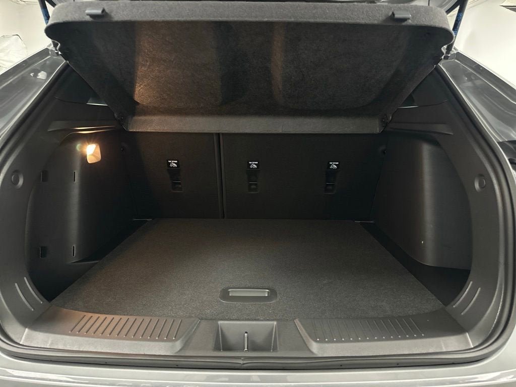 New 2026 Chevrolet Trax RS w/ Sunroof Package FWD image 16