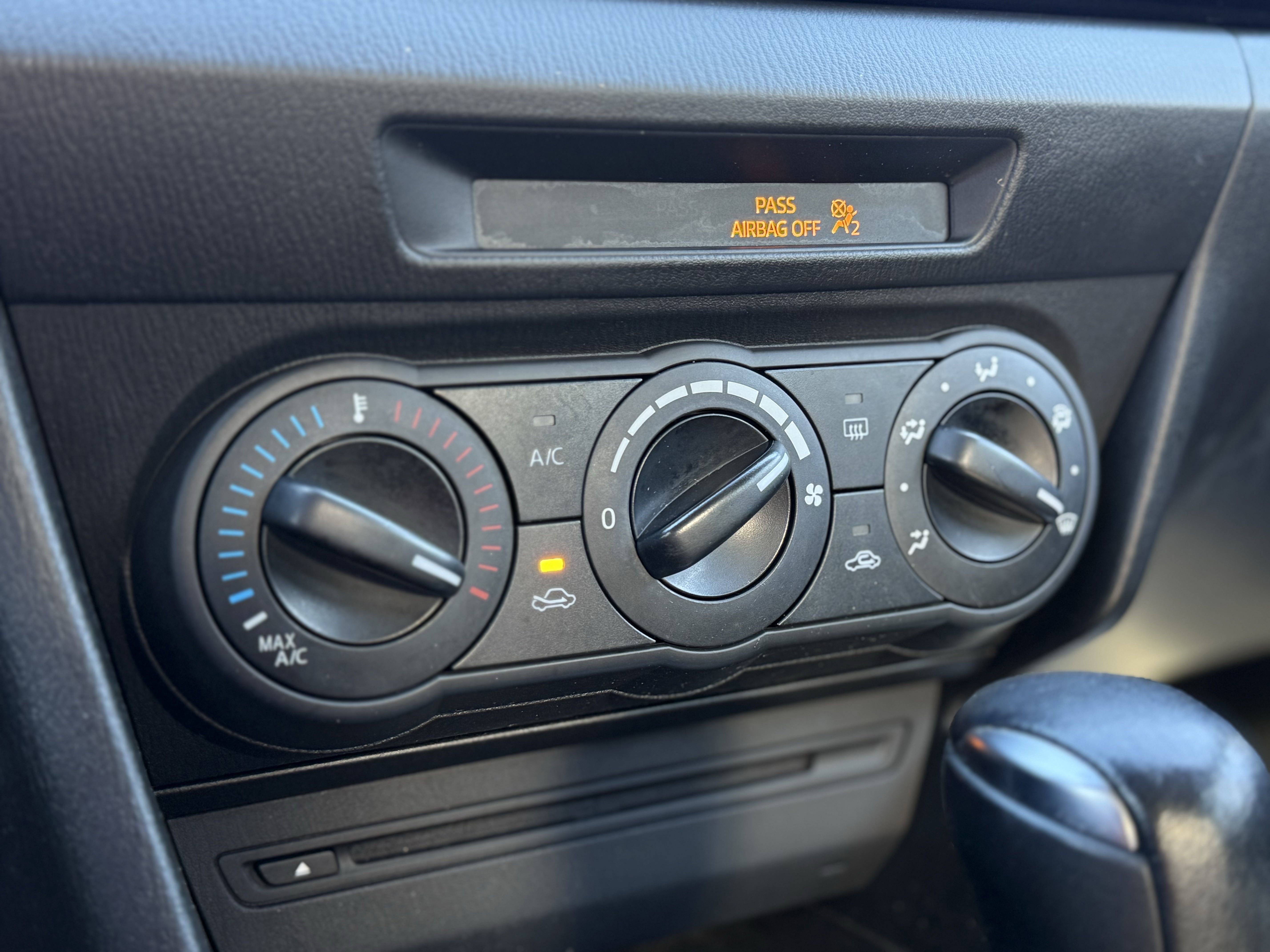 Used 2014 MAZDA MAZDA3 i Sport image 18