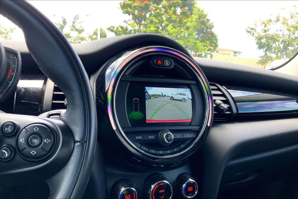 Used 2020 MINI Cooper 2-Door Hardtop FWD image 21