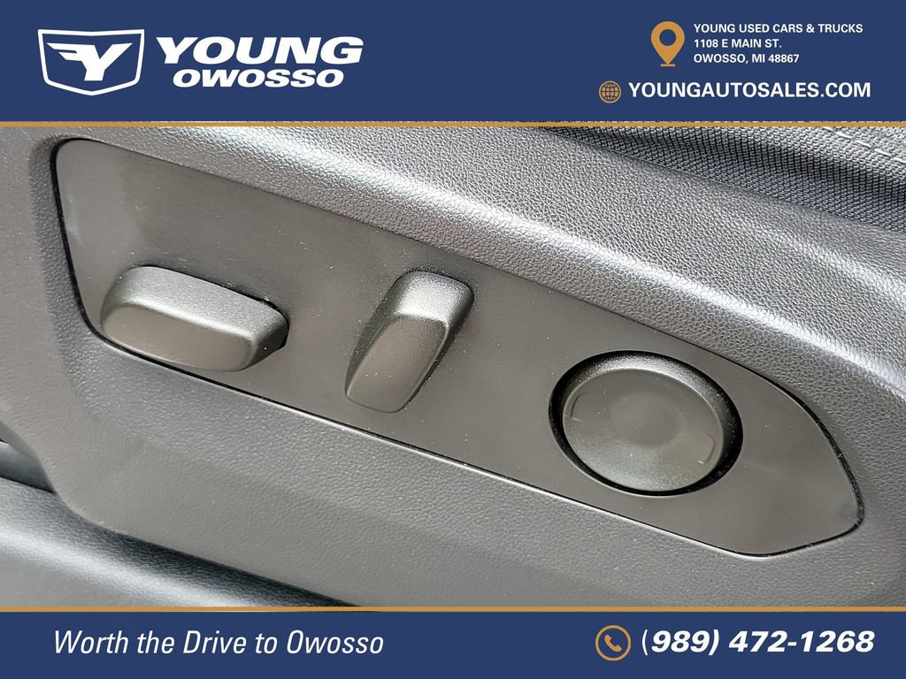 Used 2024 Chevrolet Silverado 1500 LT Trail Boss w/ Convenience Package II AWD/4WD image 9