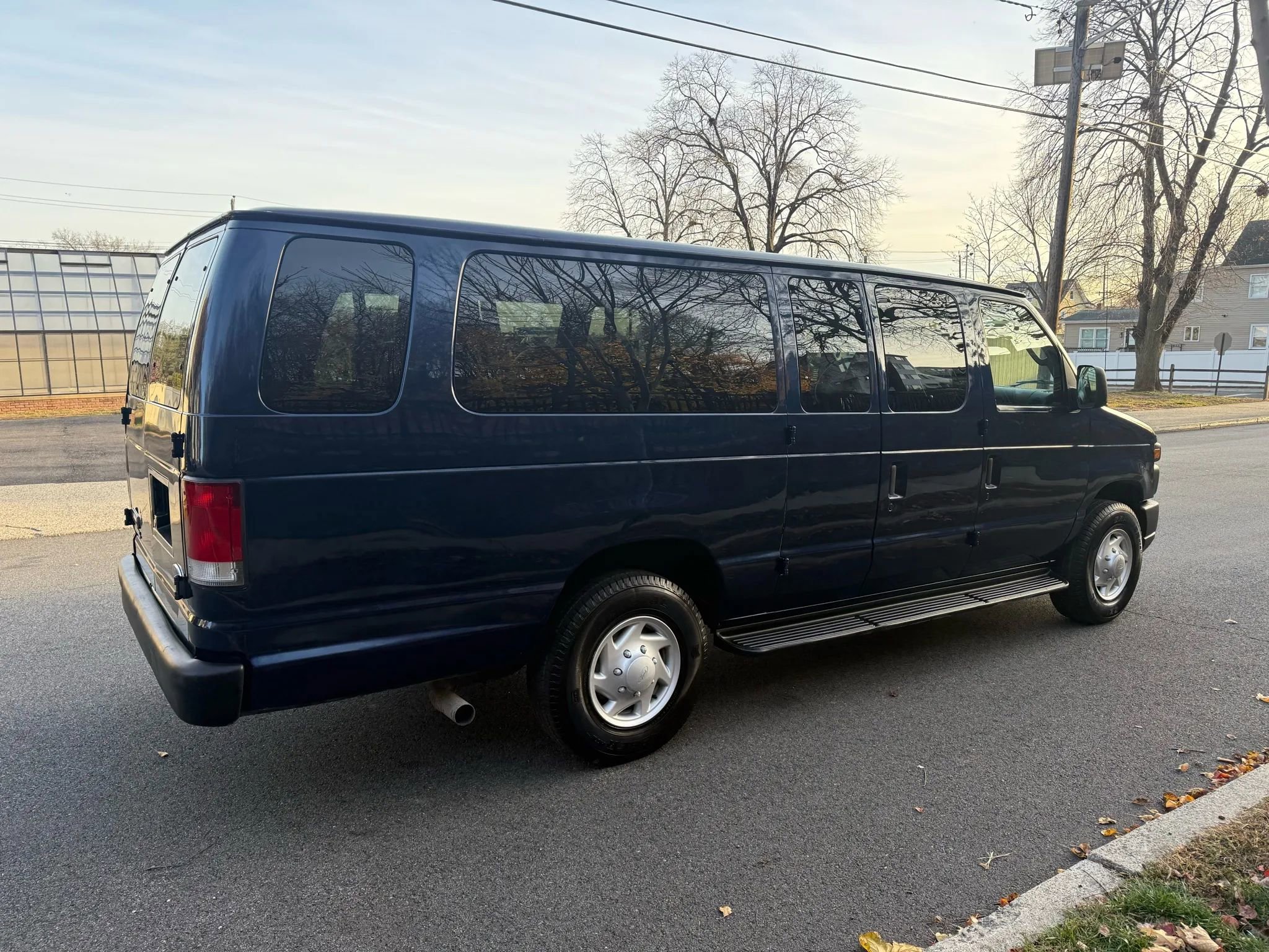 Used 2008 Ford E-350 and Econoline 350 XLT image 9