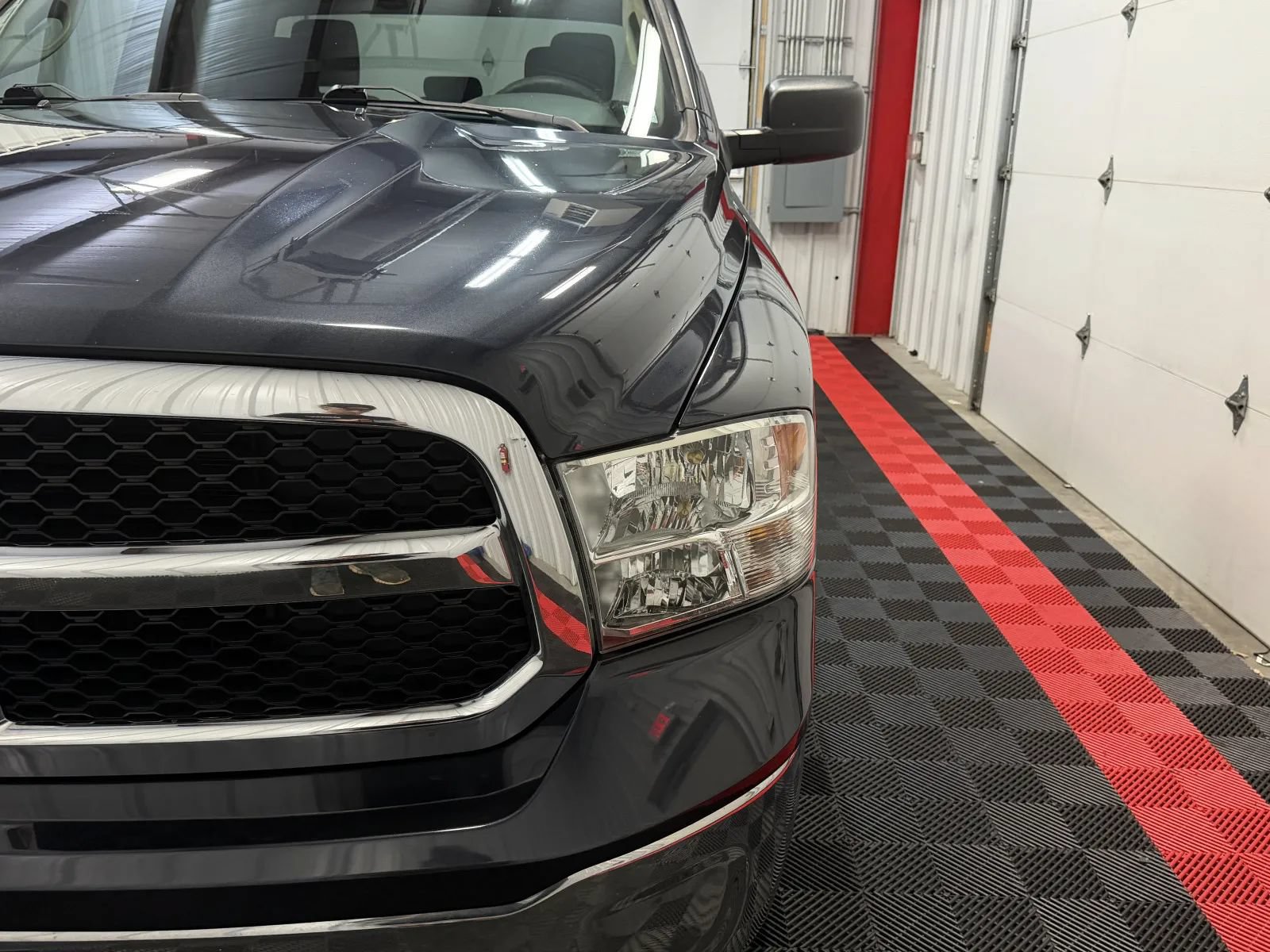 Used 2019 RAM 1500 Tradesman w/ Chrome Plus Package RWD image 9