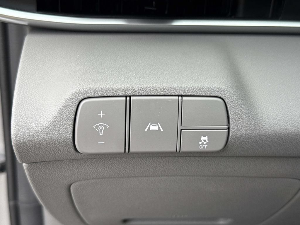 Used 2022 Hyundai Elantra SEL FWD image 40