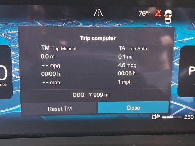 Certified 2025 Volvo XC40 B5 Ultra AWD/4WD image 23