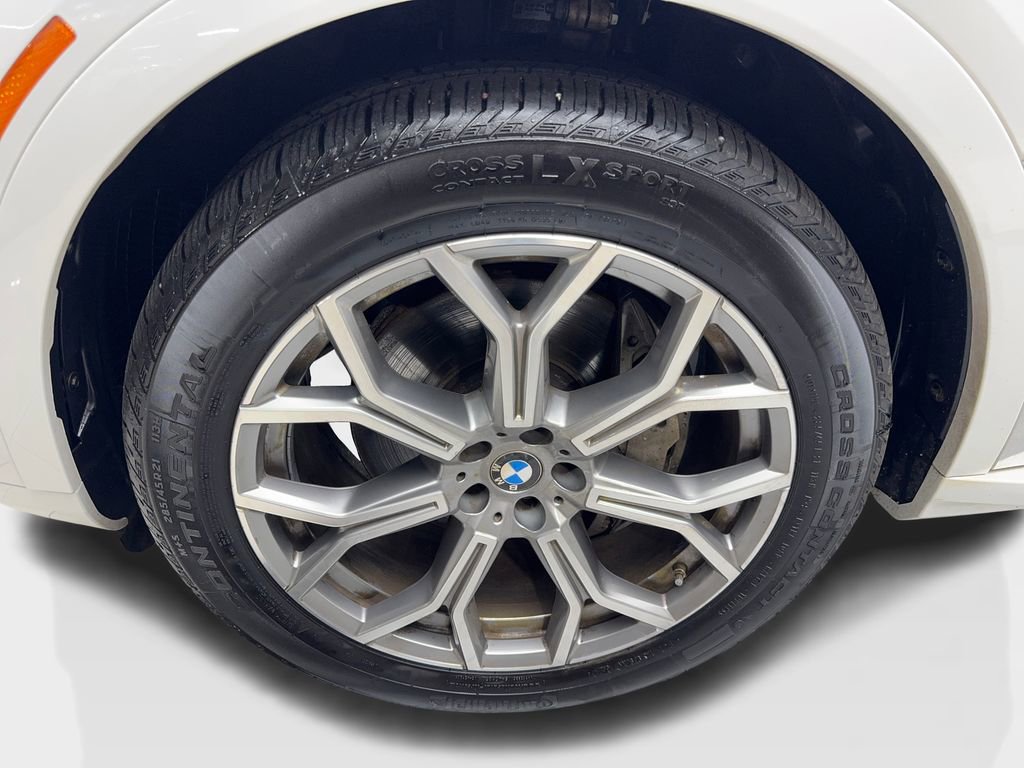 Used 2023 BMW X7 xDrive40i image 89