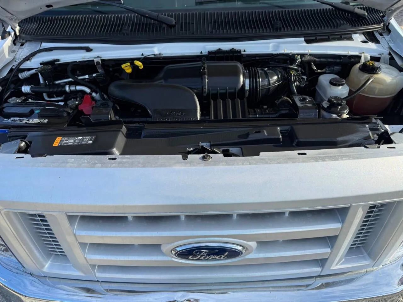 Used 2018 Ford E-350 and Econoline 350 Super Duty w/ Power Windows & Locks Group image 10