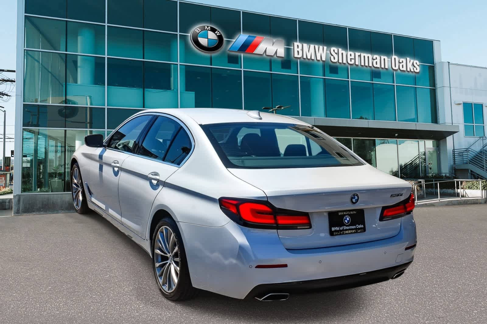 Certified 2023 BMW 530i w/ Convenience Package RWD image 6