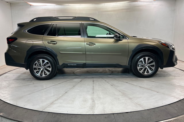 Used 2025 Subaru Outback Premium AWD/4WD image 6