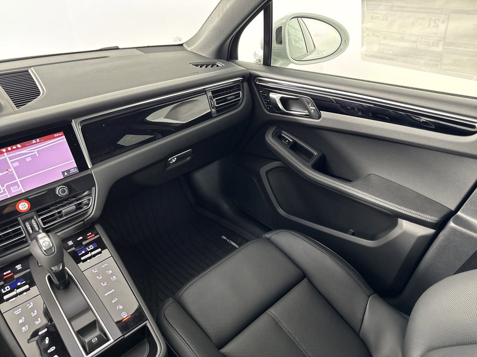 Certified 2025 Porsche Macan image 26