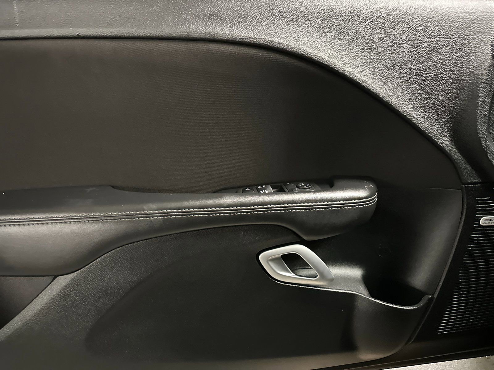 Used 2023 Dodge Challenger SXT image 12