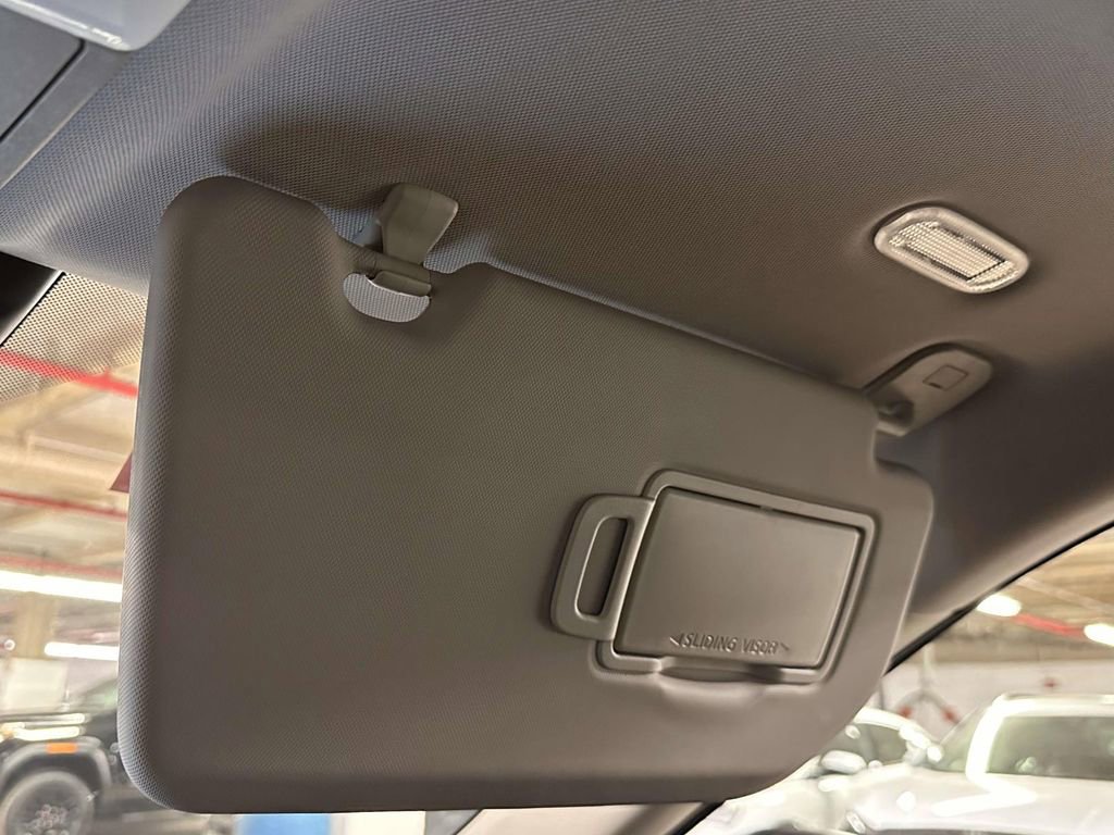 Used 2024 Mitsubishi Outlander SE image 25