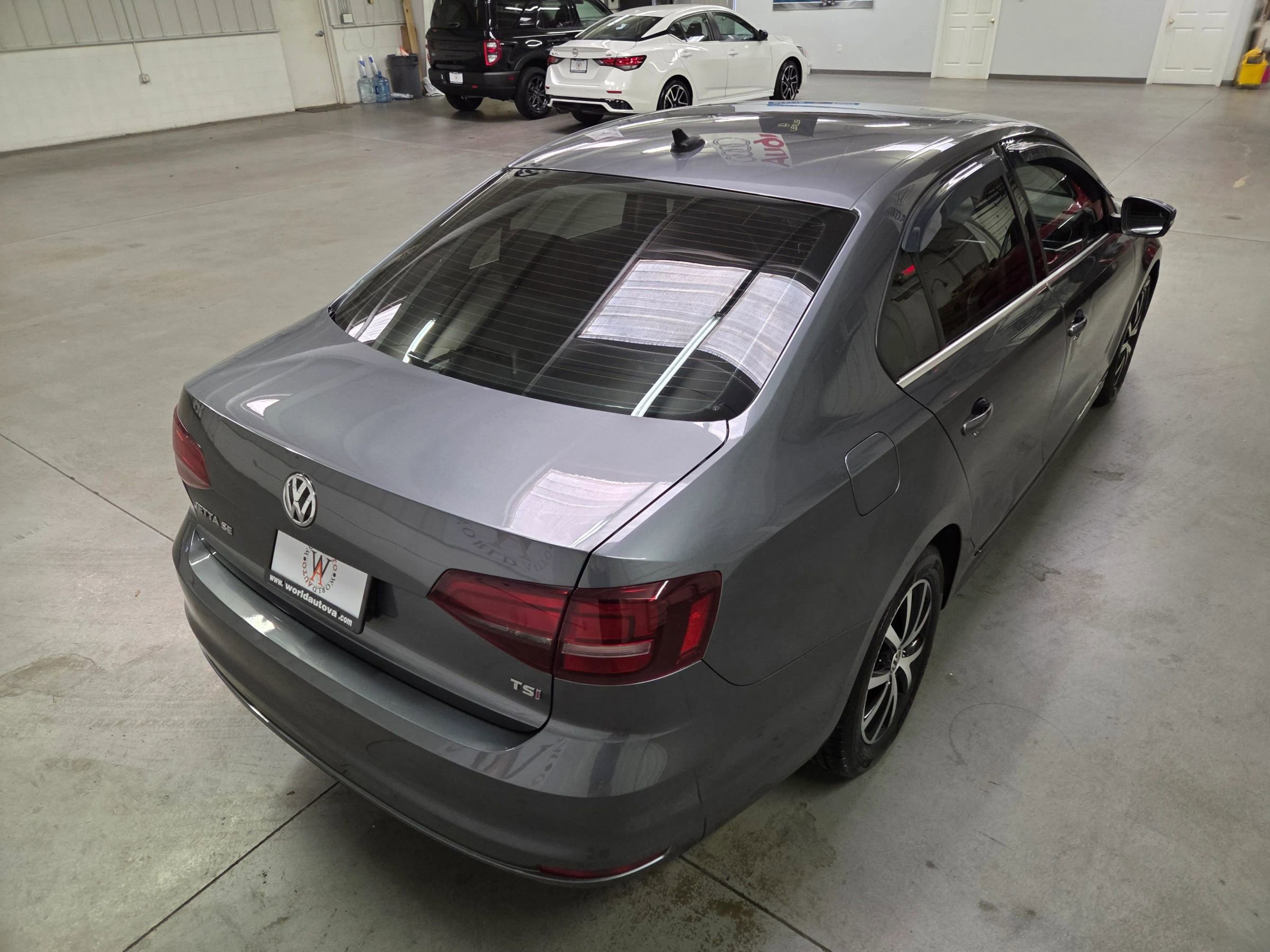 Used 2017 Volkswagen Jetta SE FWD image 7