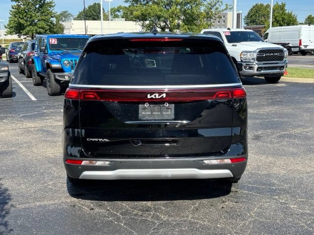 Used 2024 Kia Carnival EX FWD image 10