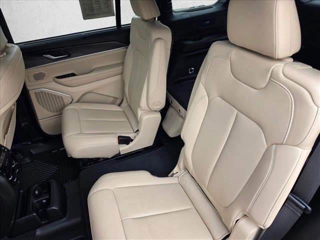 Used 2023 Jeep Grand Cherokee L Limited w/ Luxury Tech Group II AWD/4WD image 20