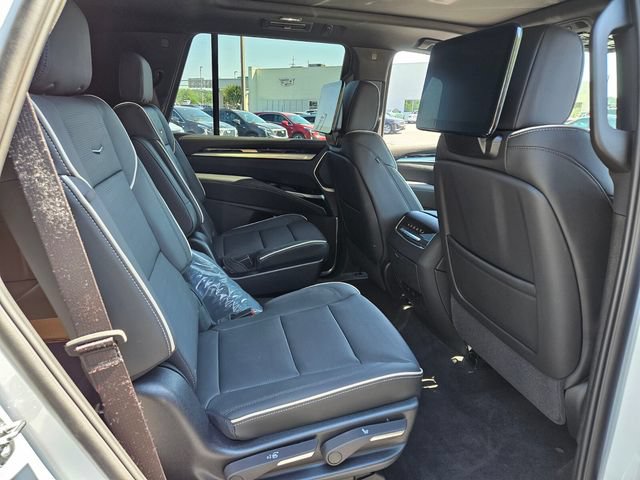 New 2026 Cadillac Escalade Sport w/ LPO, ONYX Package AWD/4WD image 19