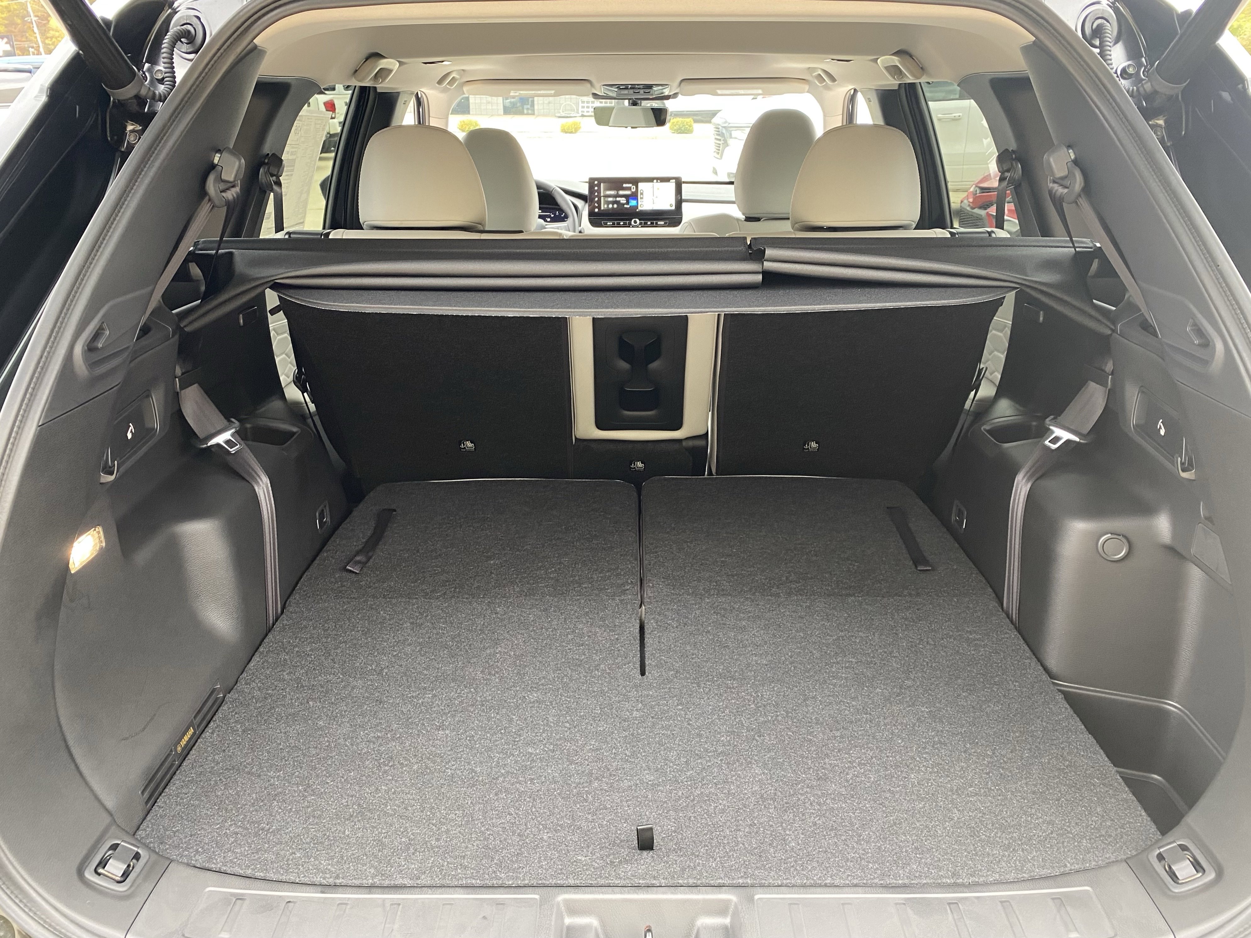 Used 2025 Mitsubishi Outlander AWD image 29