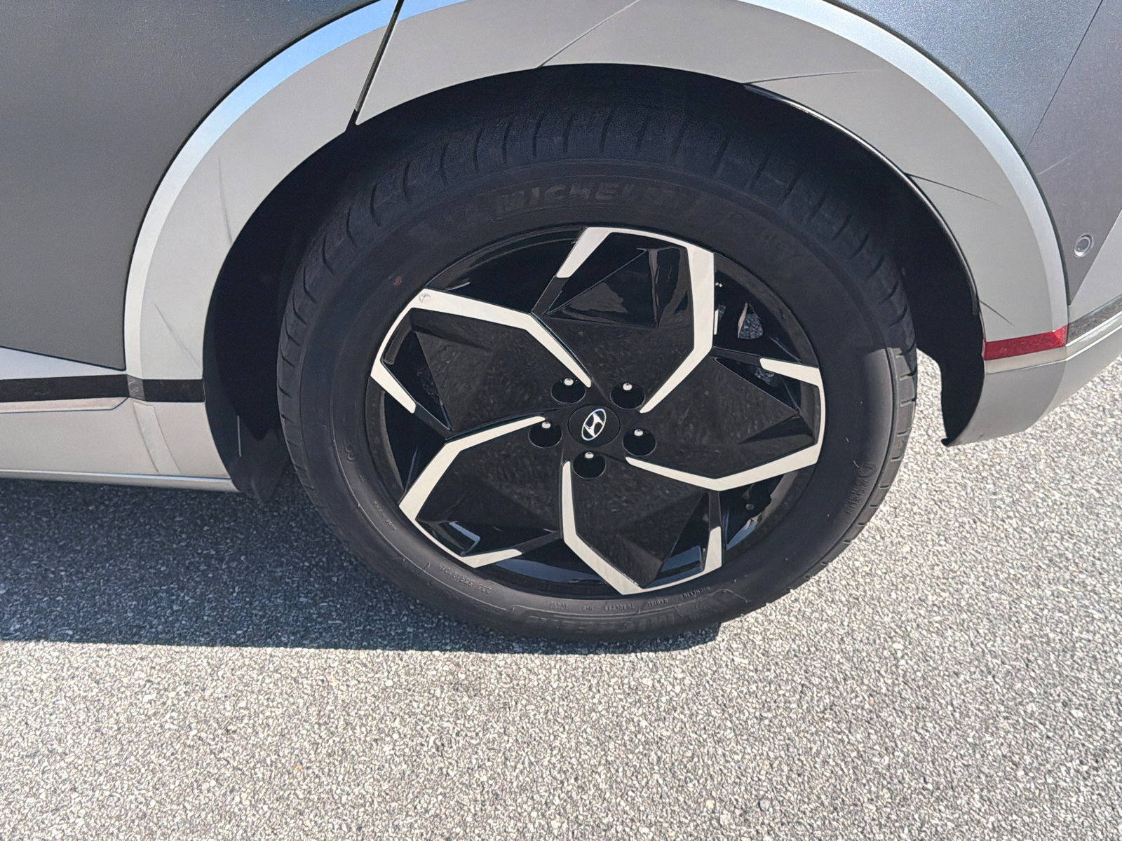 Certified 2024 Hyundai Ioniq 5 Limited RWD image 20