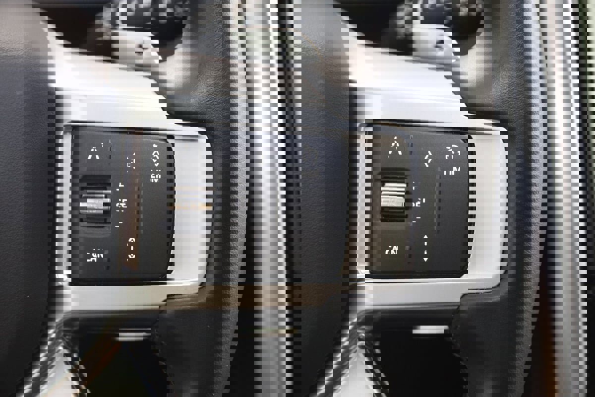 Used 2023 Land Rover Discovery S R-Dynamic image 41