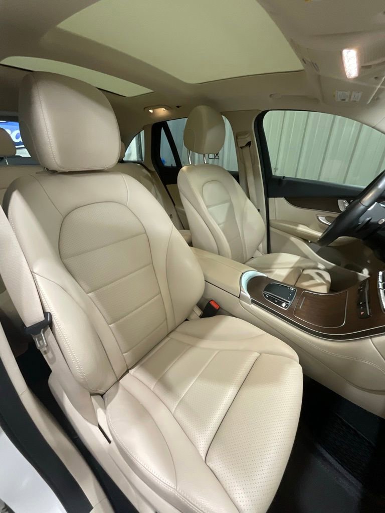 Used 2020 Mercedes-Benz GLC 300 image 16