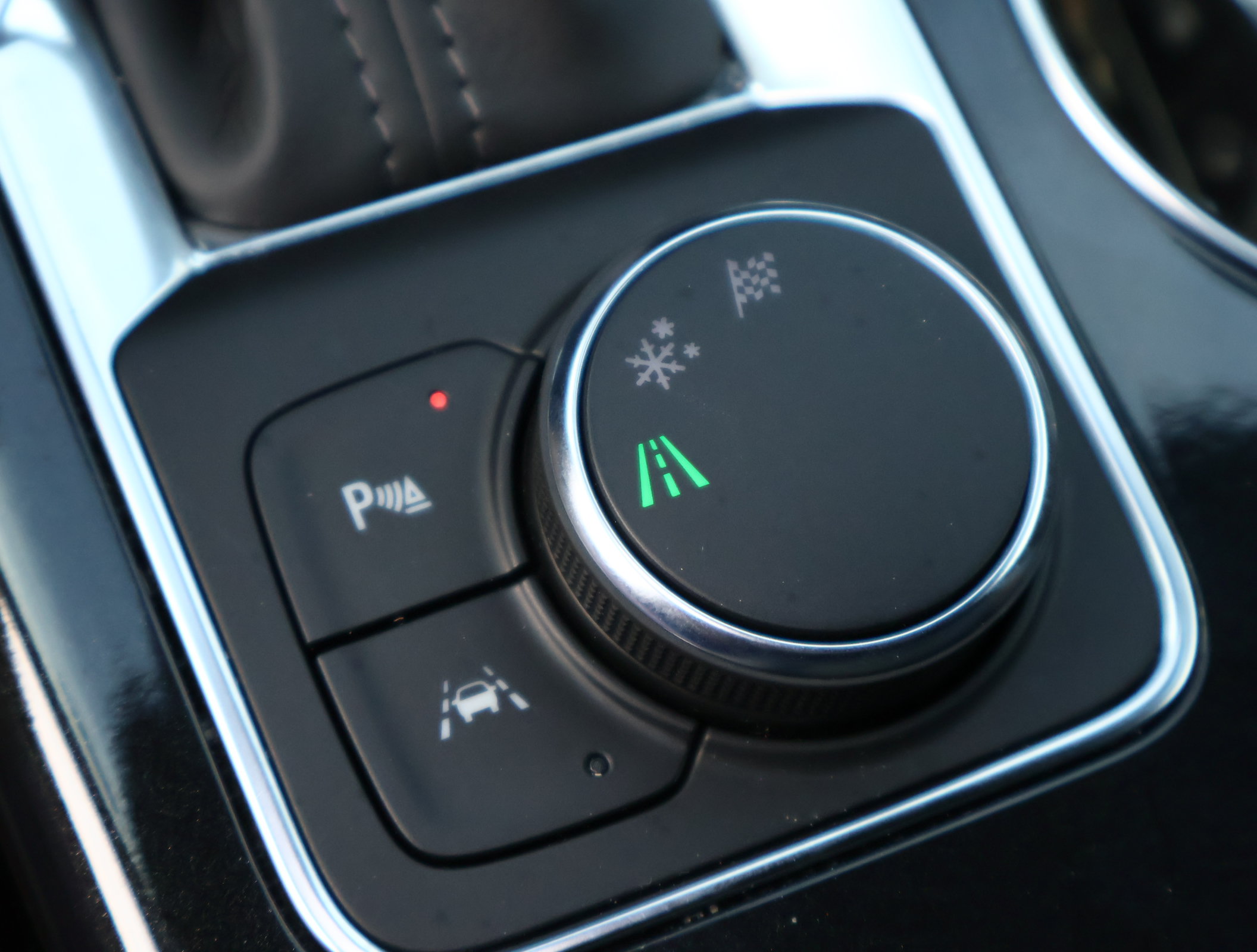 Used 2024 Chevrolet Blazer Premier w/ Driver Confidence II Package FWD image 22