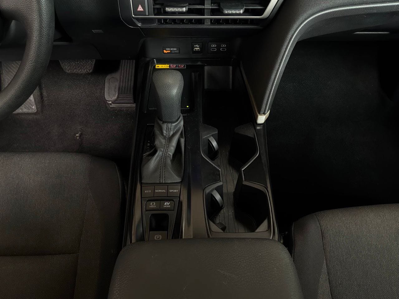 Used 2025 Toyota Camry LE FWD image 15