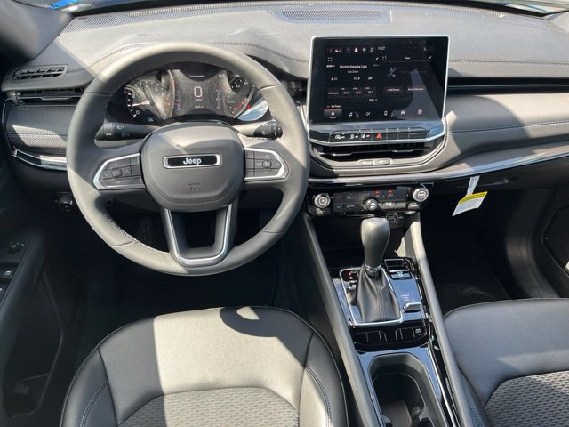New 2026 Jeep Compass Latitude AWD/4WD image 19