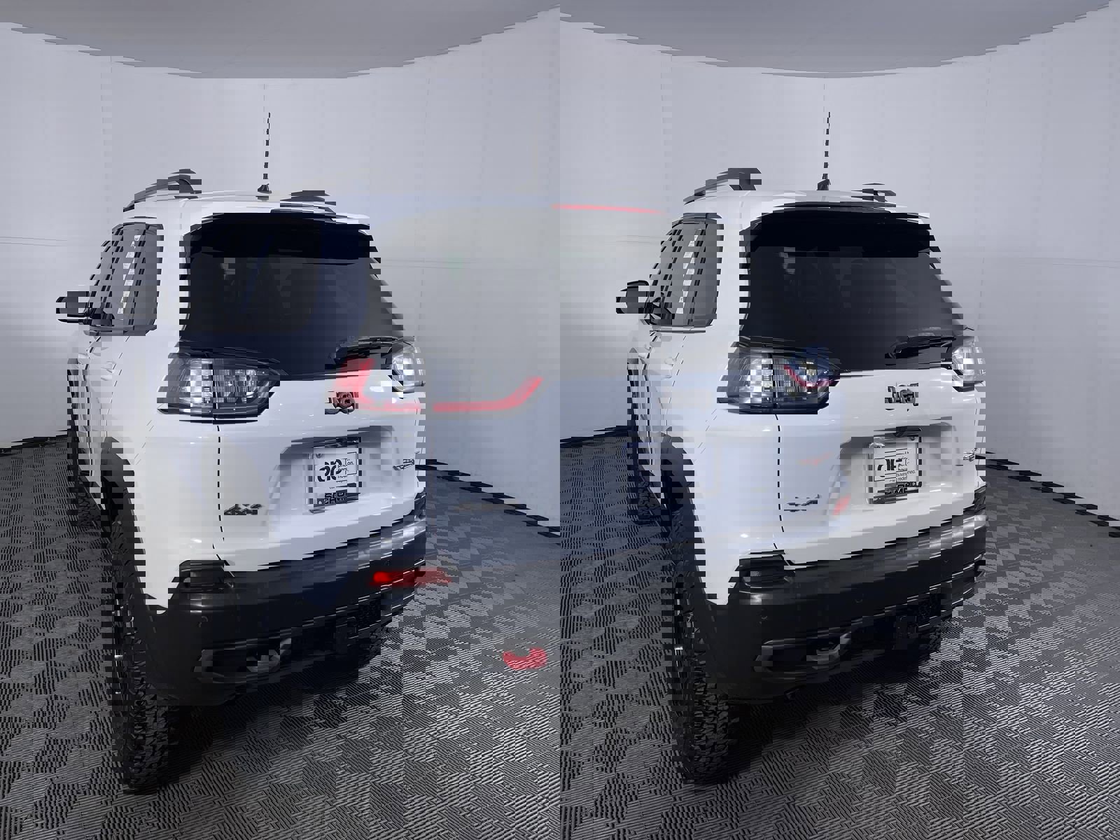 Used 2019 Jeep Cherokee Trailhawk image 22