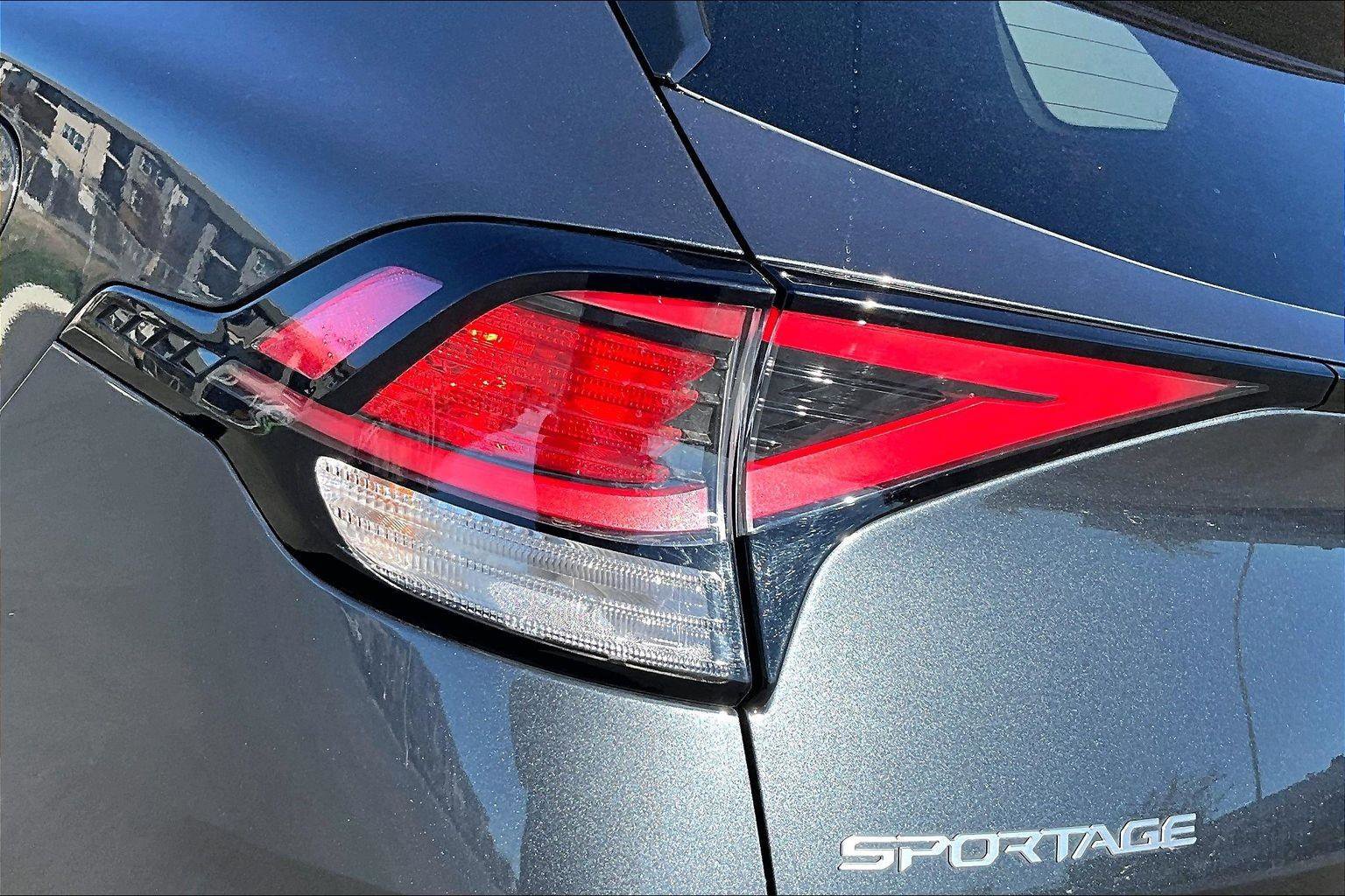 Used 2023 Kia Sportage EX image 29