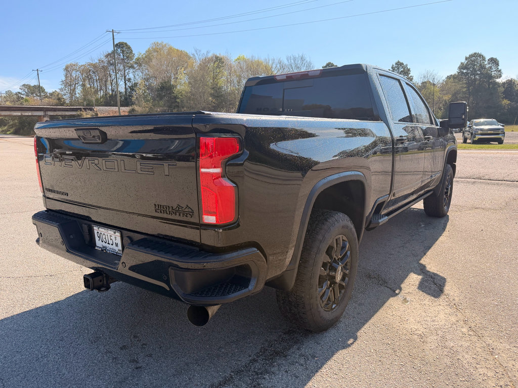 Used 2026 Chevrolet Silverado 2500 High Country w/ Midnight Edition AWD/4WD image 5