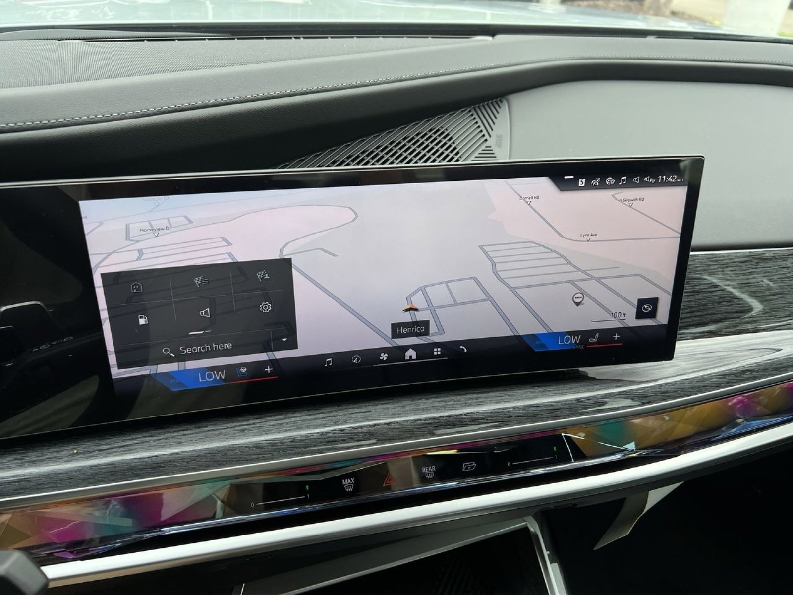 New 2025 BMW 740i xDrive w/ Executive Package image 17