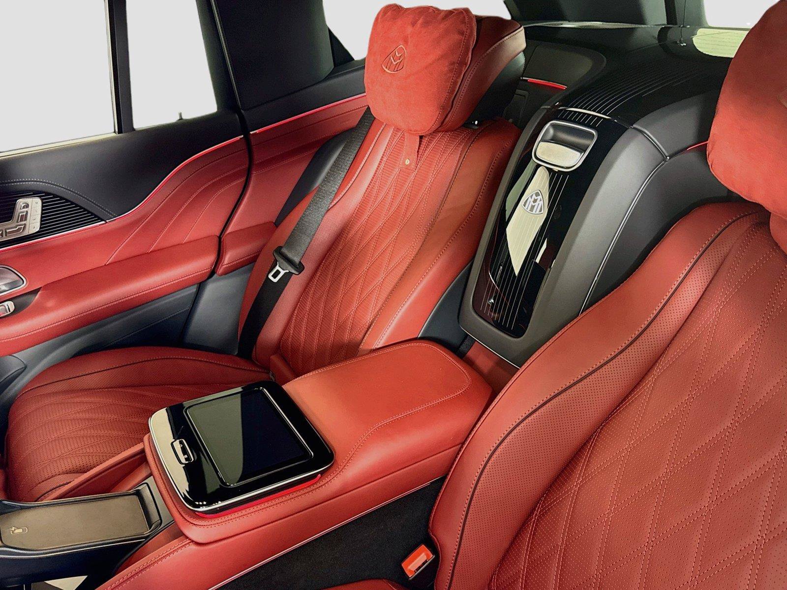 Used 2025 Mercedes-Benz Maybach GLS 600 4MATIC image 29