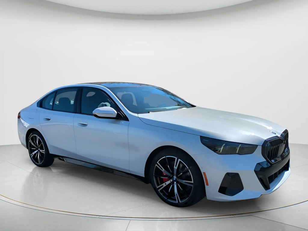 New 2026 BMW 550e xDrive w/ Premium Package AWD/4WD image 3
