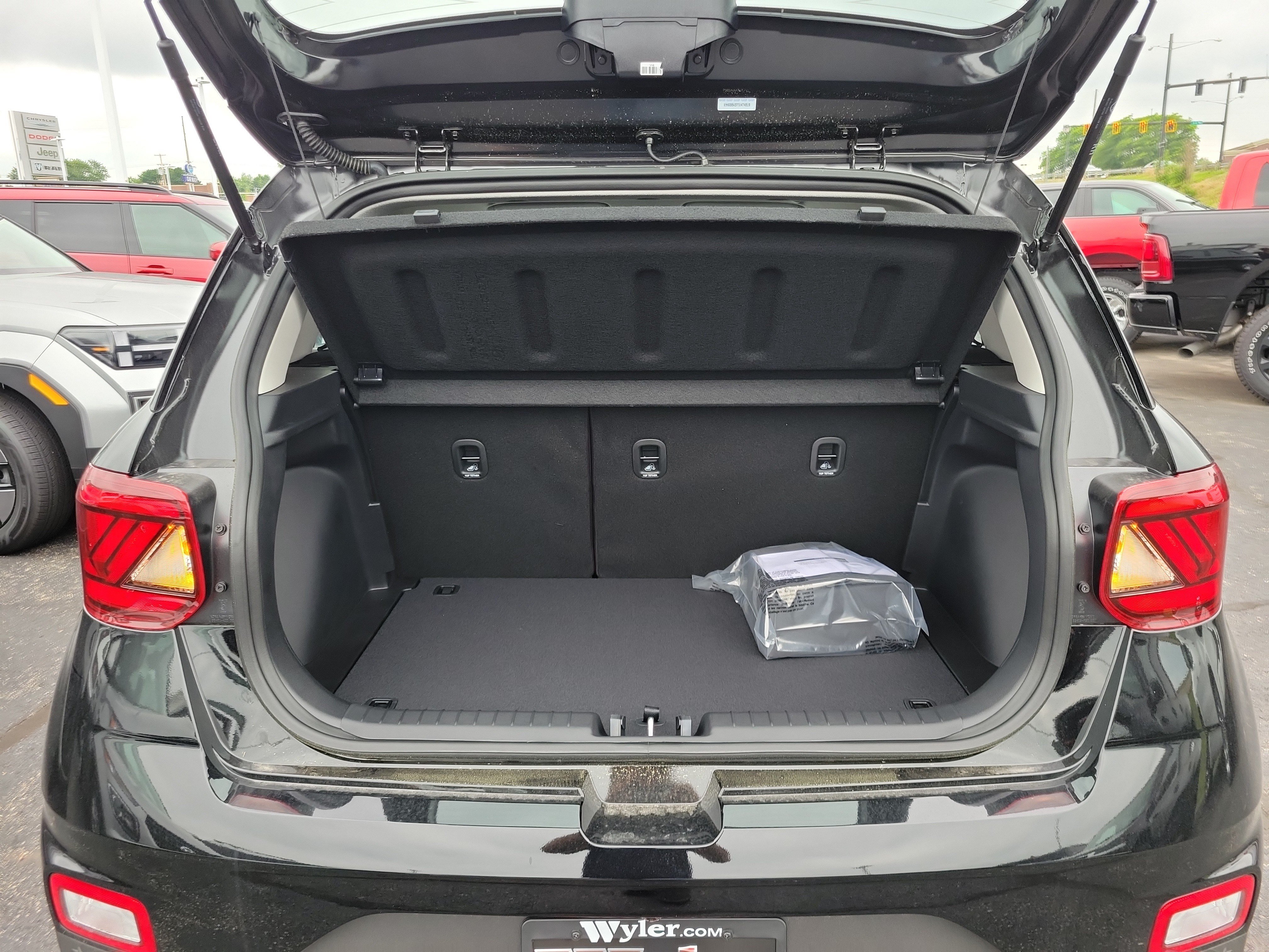 New 2026 Hyundai Venue SE FWD image 5