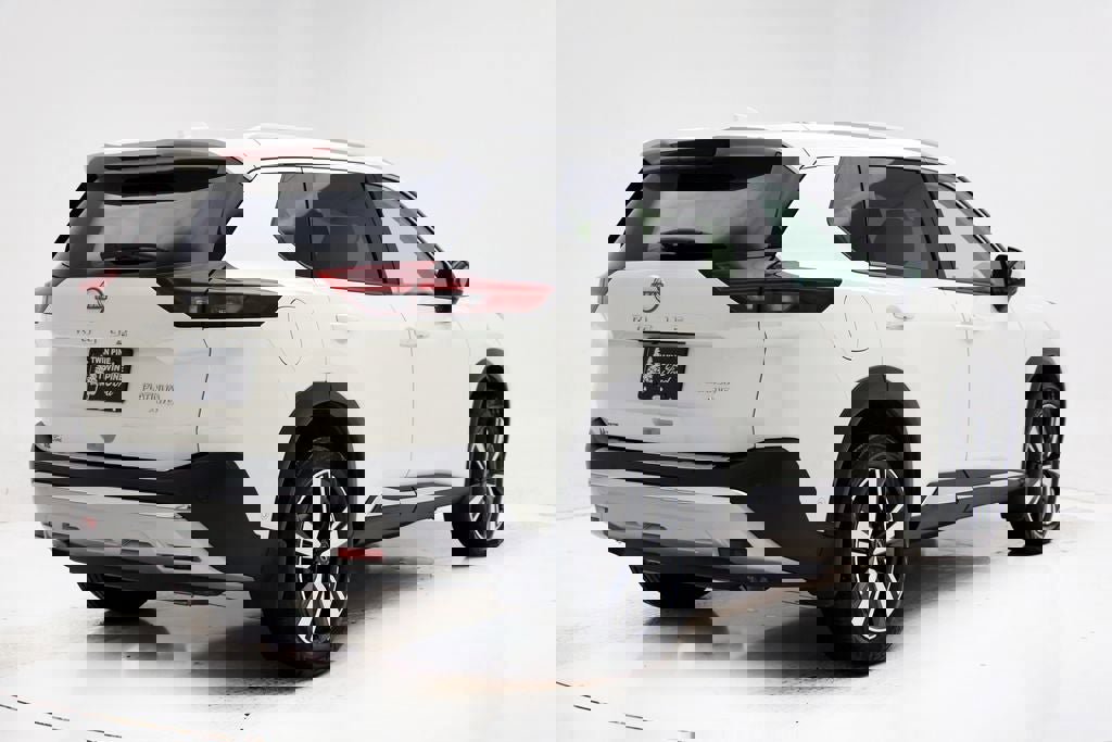 Used 2023 Nissan Rogue Platinum w/ Platinum Premium Package image 8