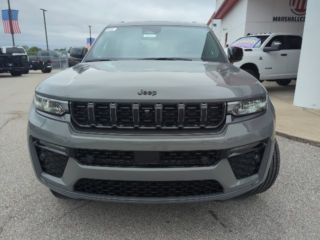 New 2027 Jeep Grand Cherokee Limited AWD/4WD image 4